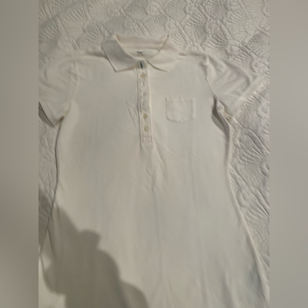 Gap women’s white basic collared shirt